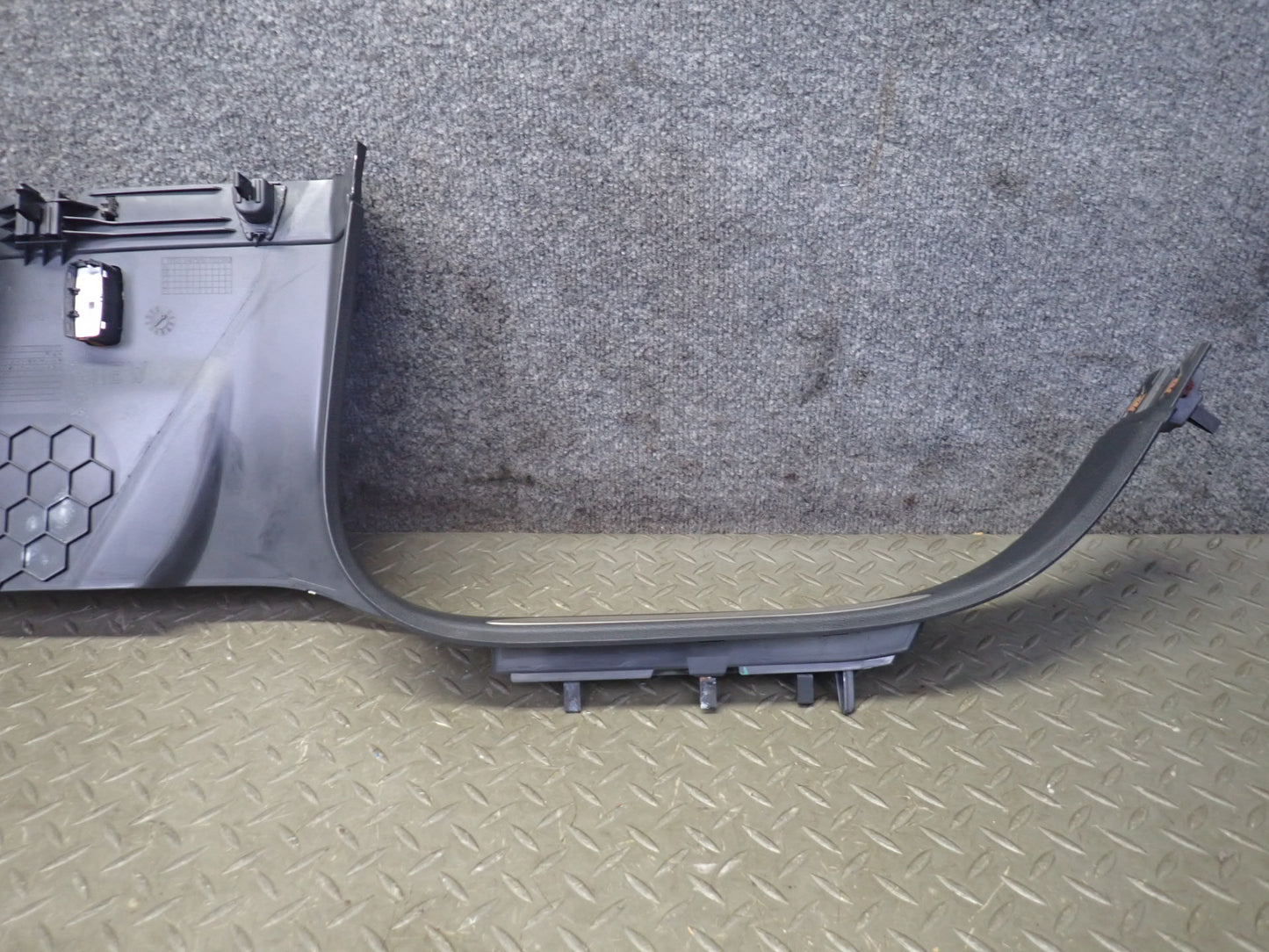 11-18 Porsche Cayenne 958 Left & Right B Pillar Lower Trim Cover Panel Set