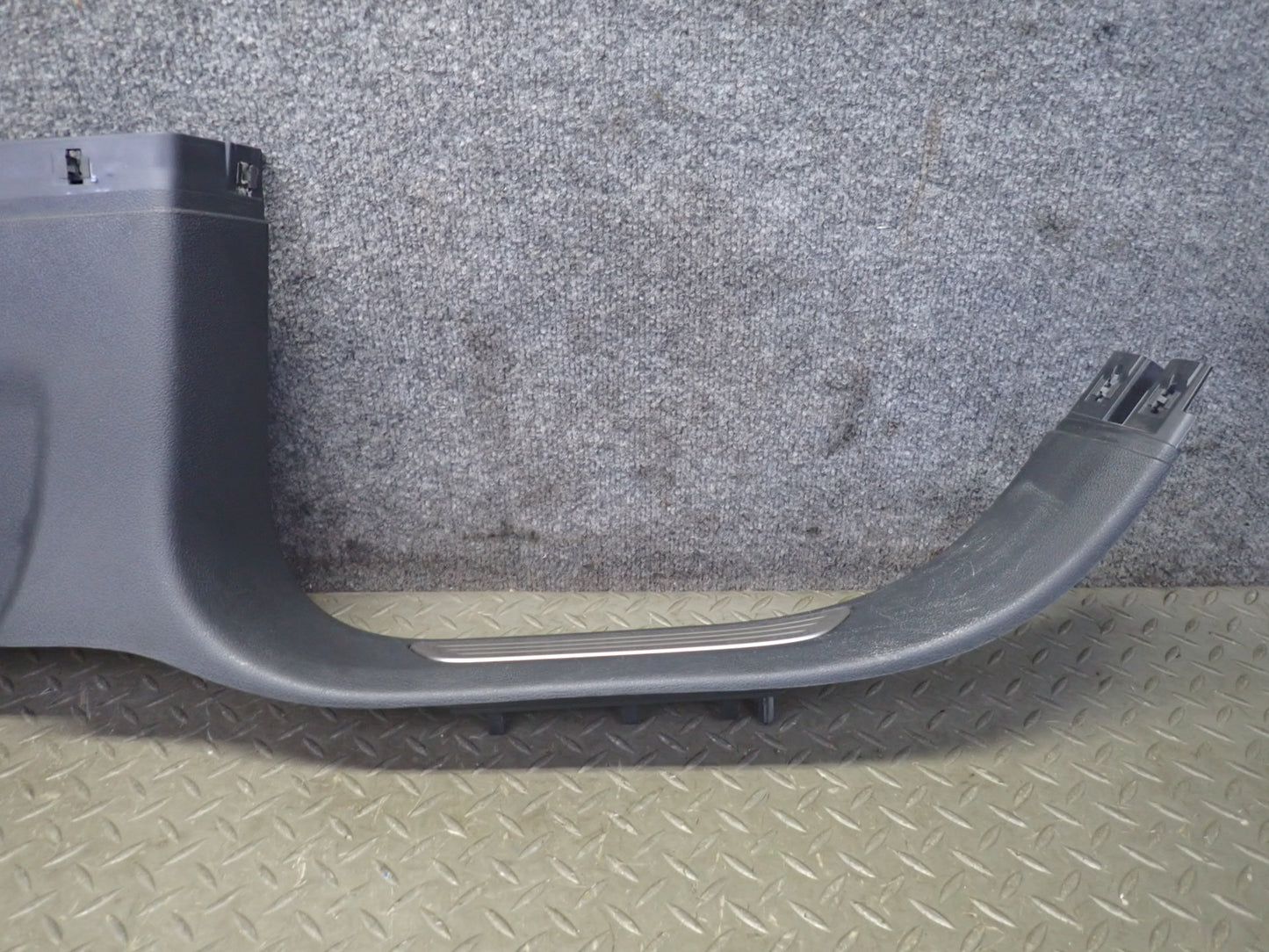 11-18 Porsche Cayenne 958 Left & Right B Pillar Lower Trim Cover Panel Set