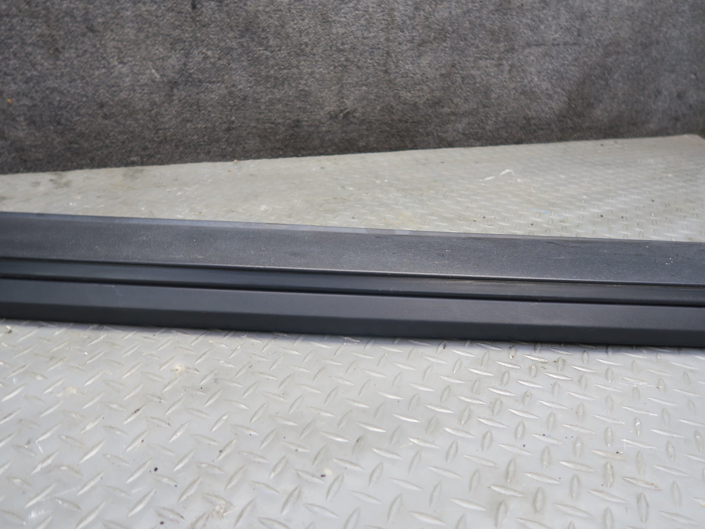 2011-2018 Porsche Cayenne 958 Left & Right Side Skirt Rocker Panel Molding Set