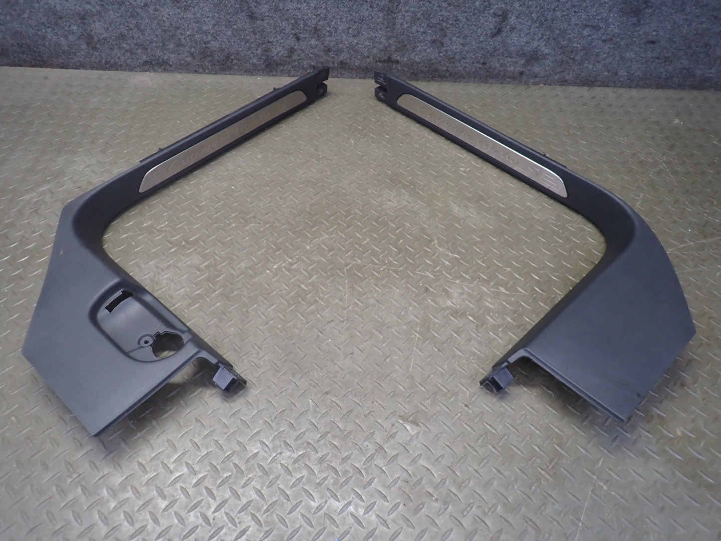 2011-2018 Porsche Cayenne Turbo S 958 Front Sill Scuff Plate Kick Panel Set