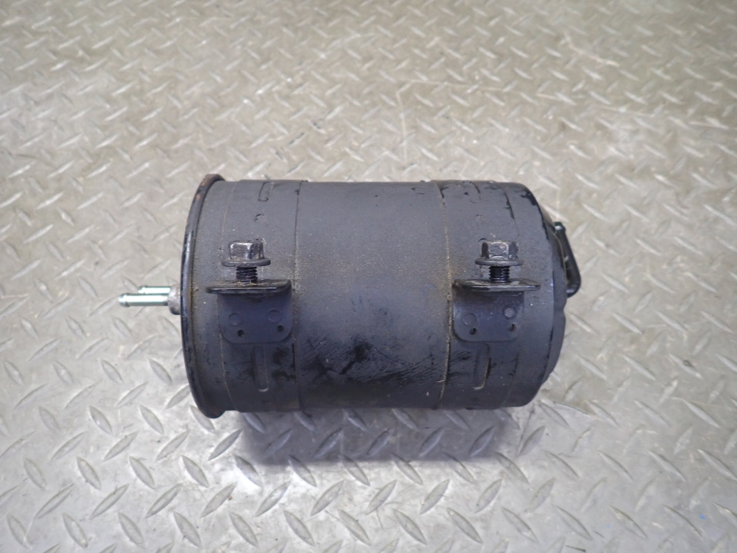 1991-1992 Toyota Land Cruiser FJ80 Fuel Vapor Evaporator Charcoal Canister