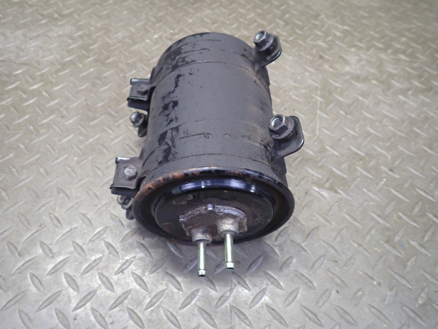1991-1992 Toyota Land Cruiser FJ80 Fuel Vapor Evaporator Charcoal Canister