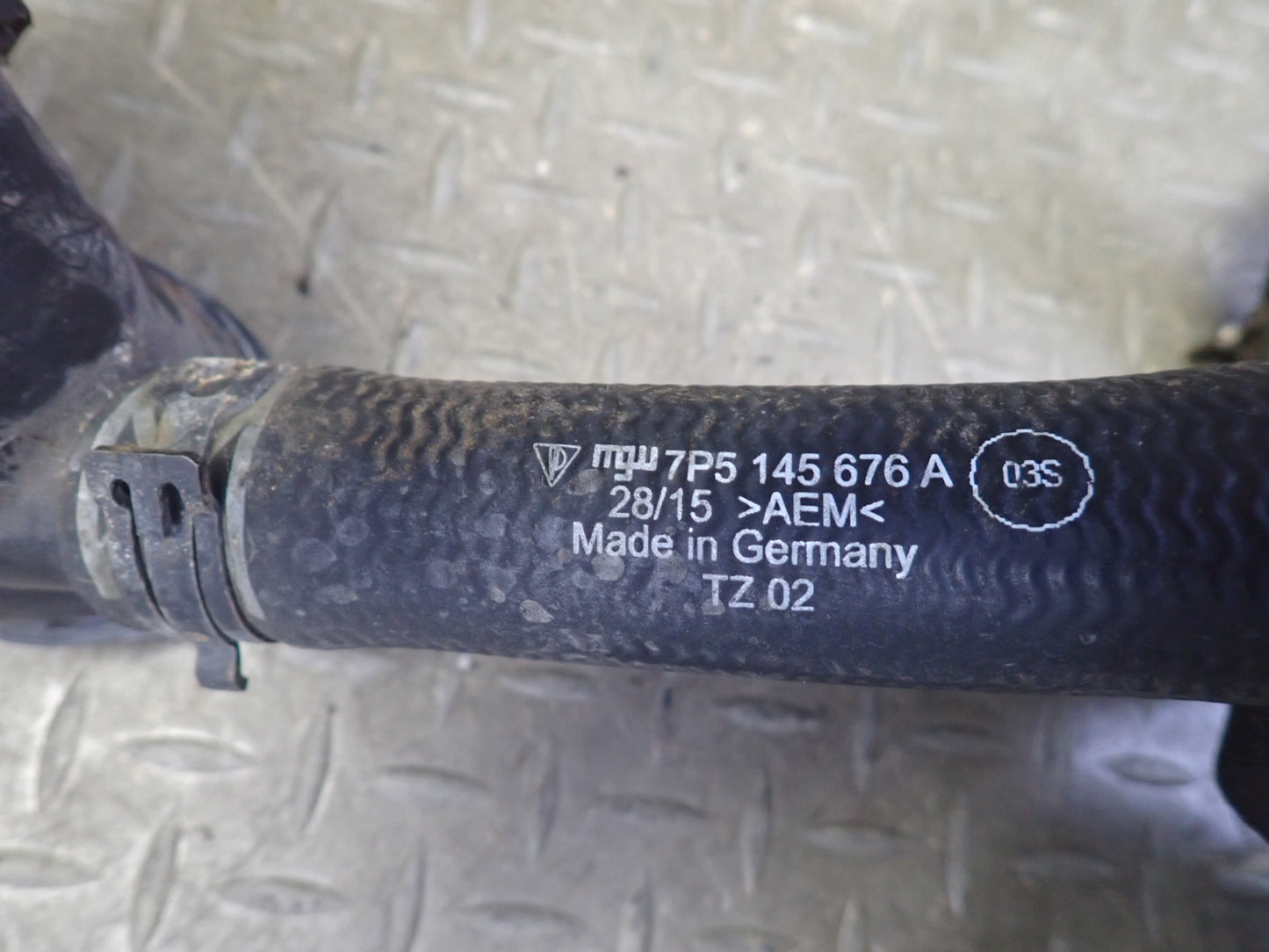 2011-2018 Porsche Cayenne 958 4.8L Turbo Turbocharger Hose Pipe Line