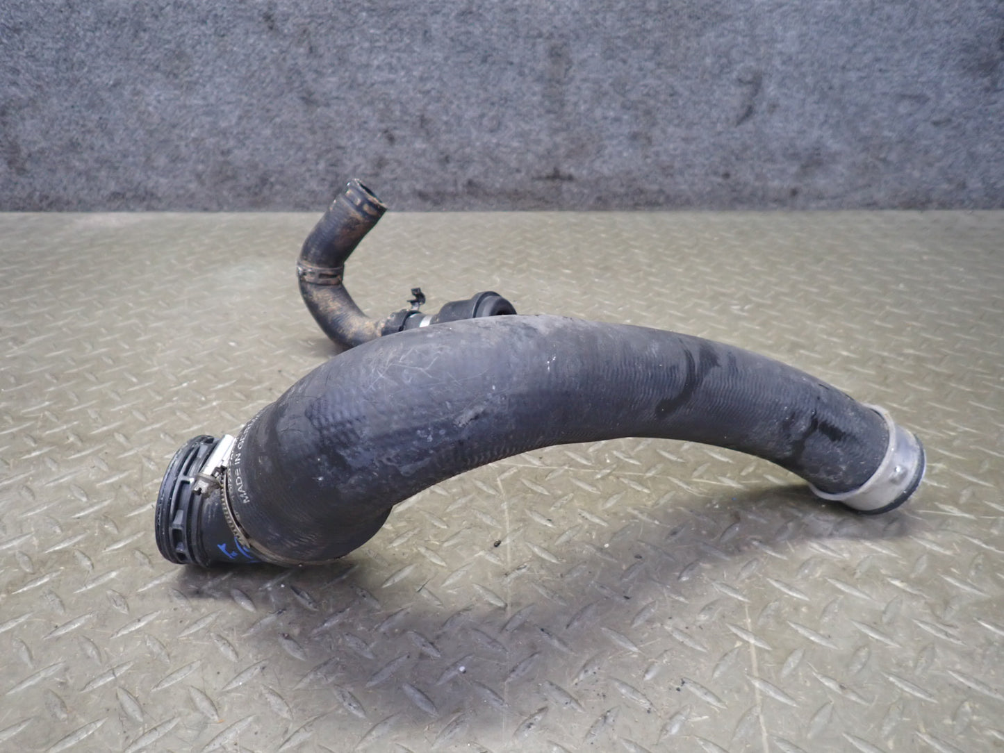 2011-2018 Porsche Cayenne 958 4.8L Turbo Turbocharger Hose Pipe Line