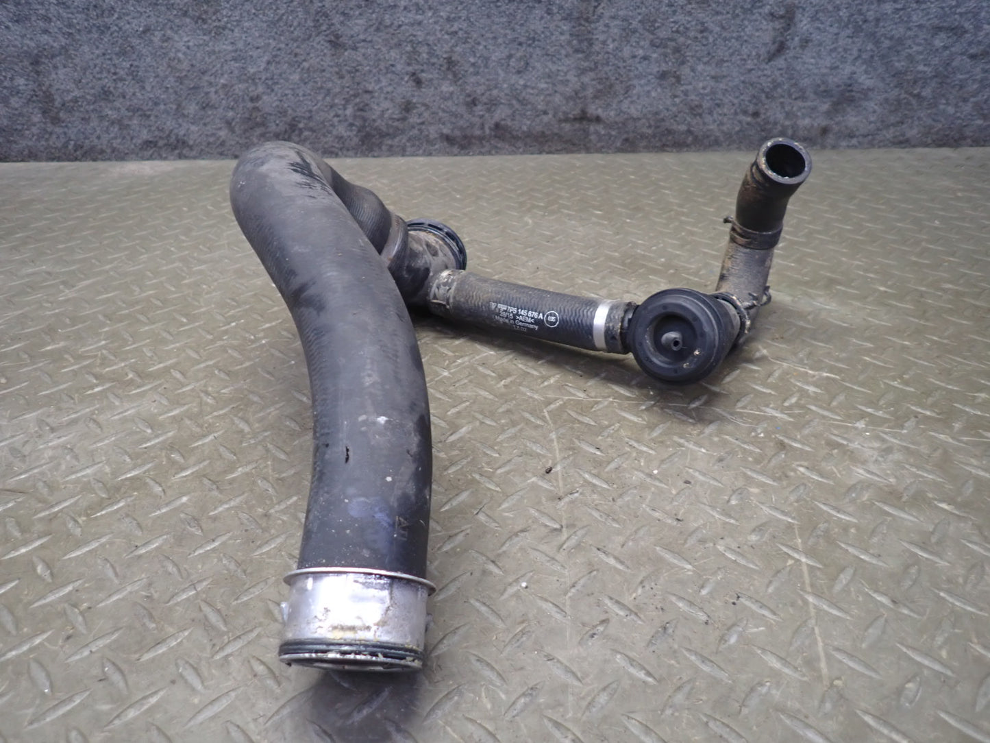 2011-2018 Porsche Cayenne 958 4.8L Turbo Turbocharger Hose Pipe Line