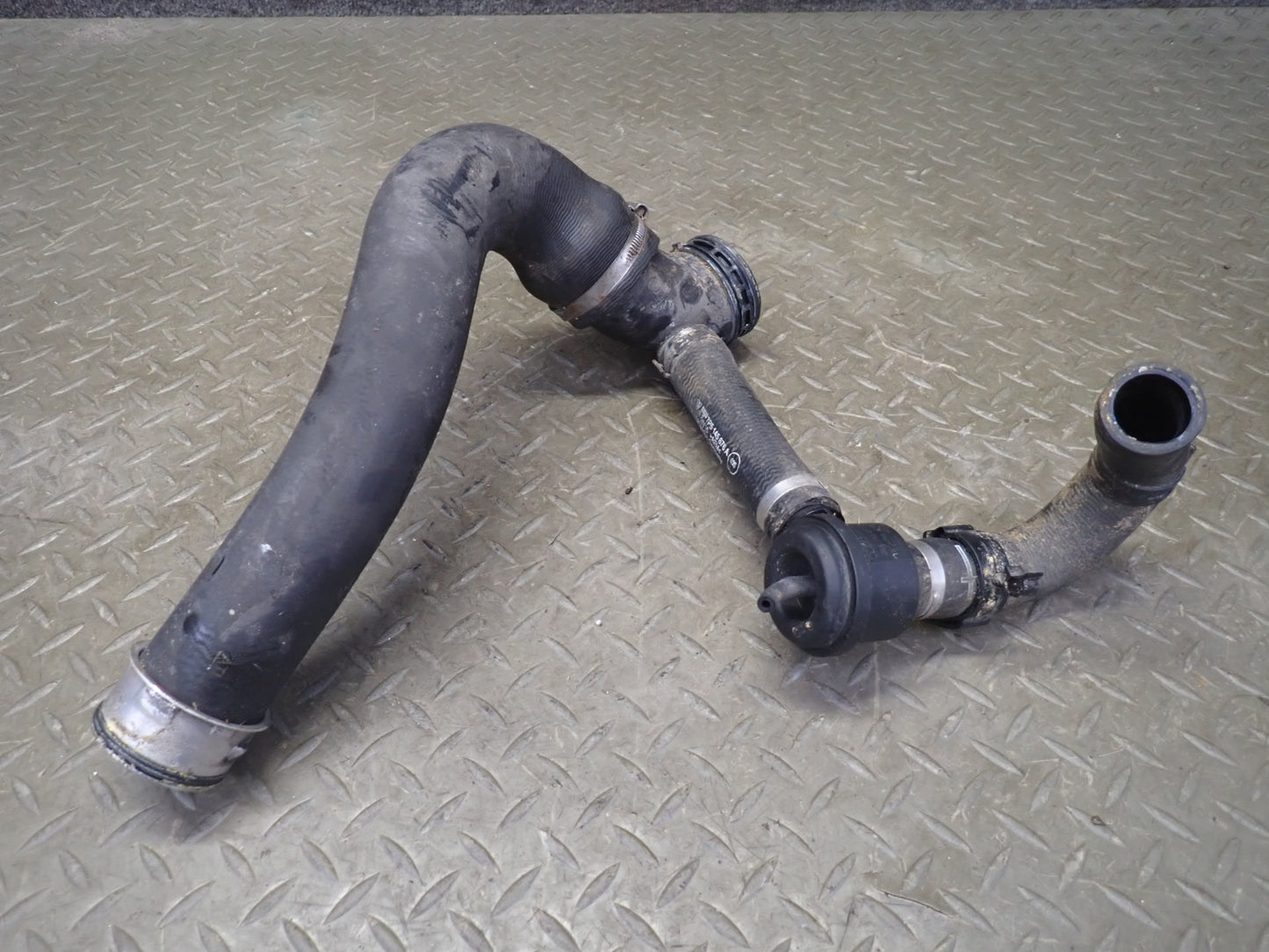 2011-2018 Porsche Cayenne 958 4.8L Turbo Turbocharger Hose Pipe Line