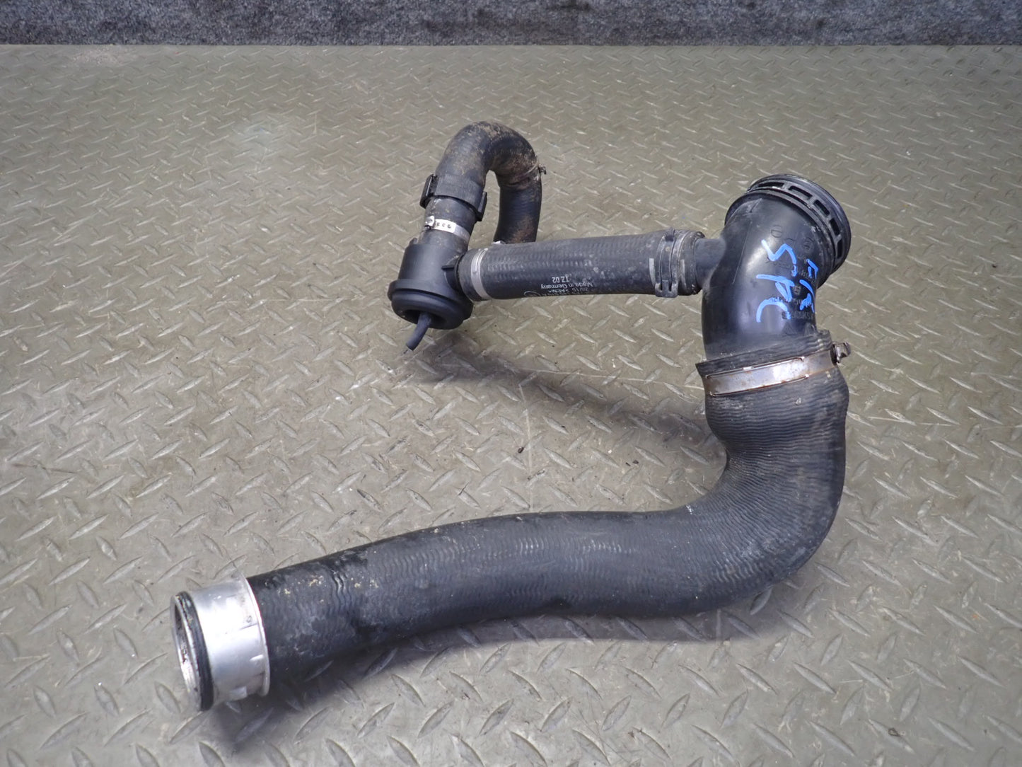 2011-2018 Porsche Cayenne 958 4.8L Turbo Turbocharger Hose Pipe Line