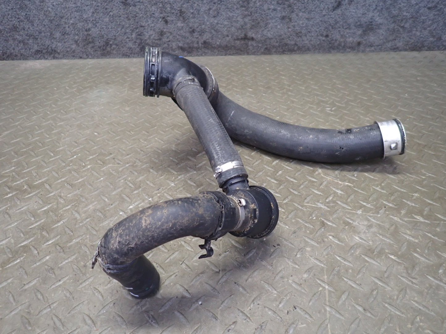 2011-2018 Porsche Cayenne 958 4.8L Turbo Turbocharger Hose Pipe Line