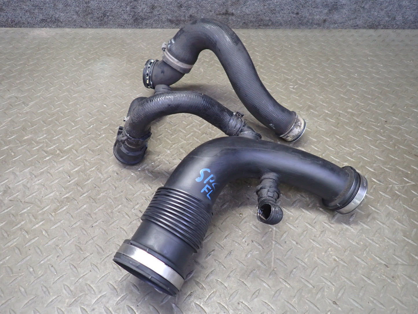 2011-2018 Porsche Cayenne 958 4.8L Turbo Turbocharger Hose Pipe Line