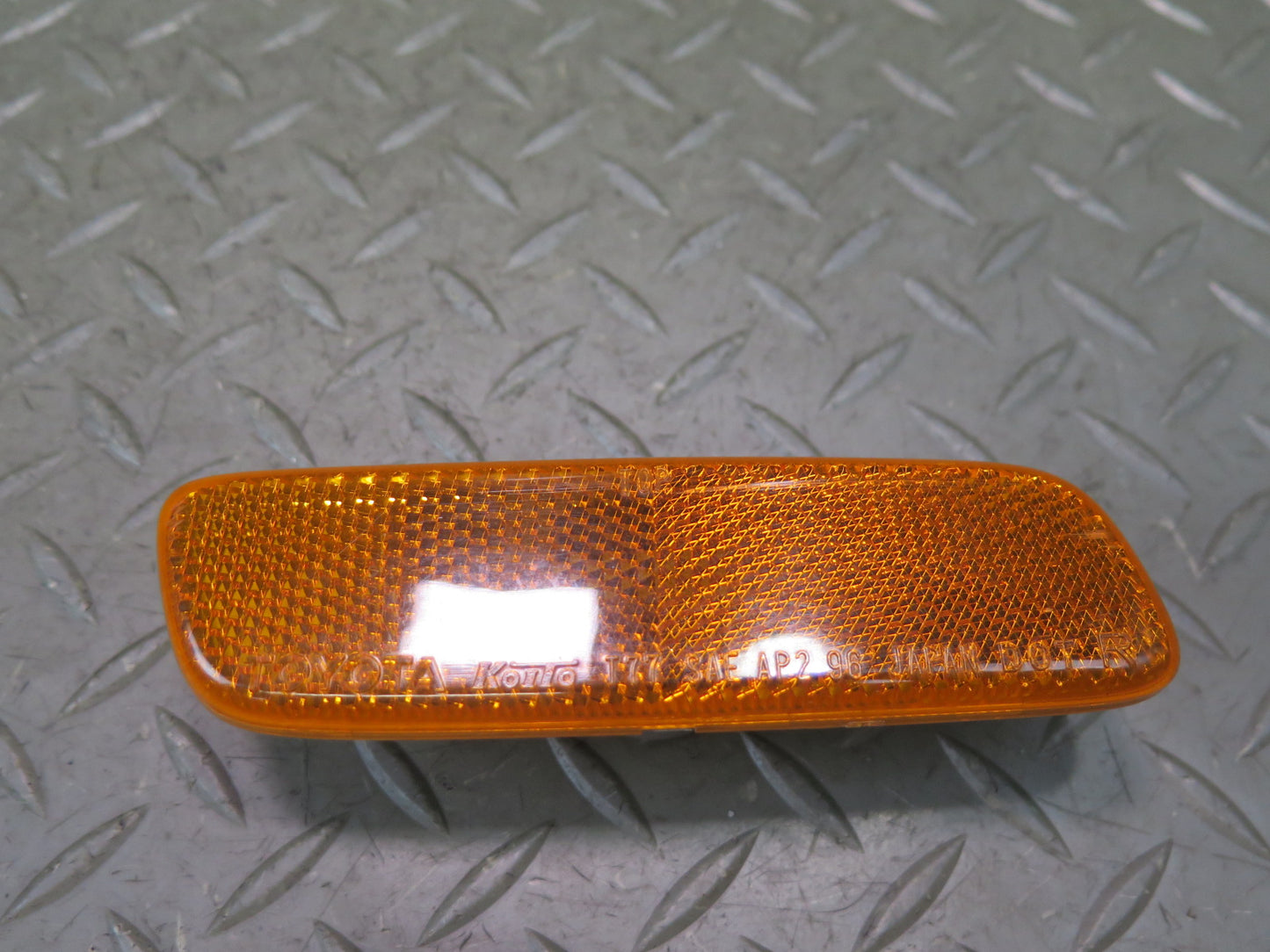 98-00 Lexus UCF20L LS400 Front Bumper Right Side Marker Light Lamp OEM