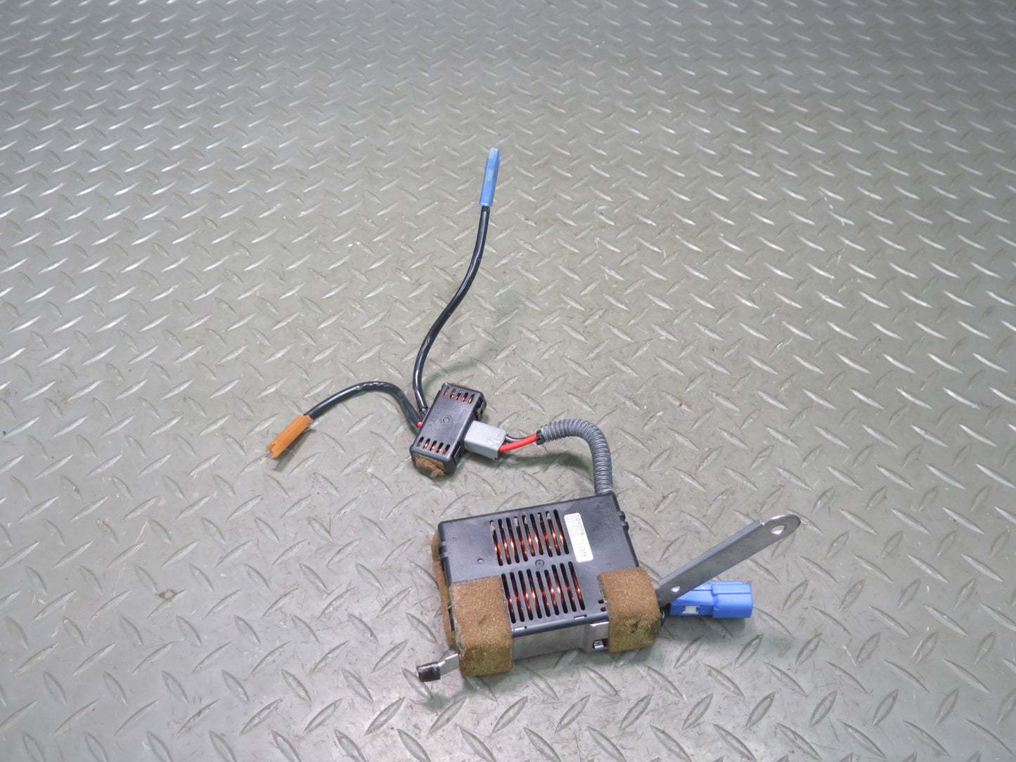 98-00 Lexus UCF20L LS400 Rear Window Defroster Defogger Resistor Module OEM