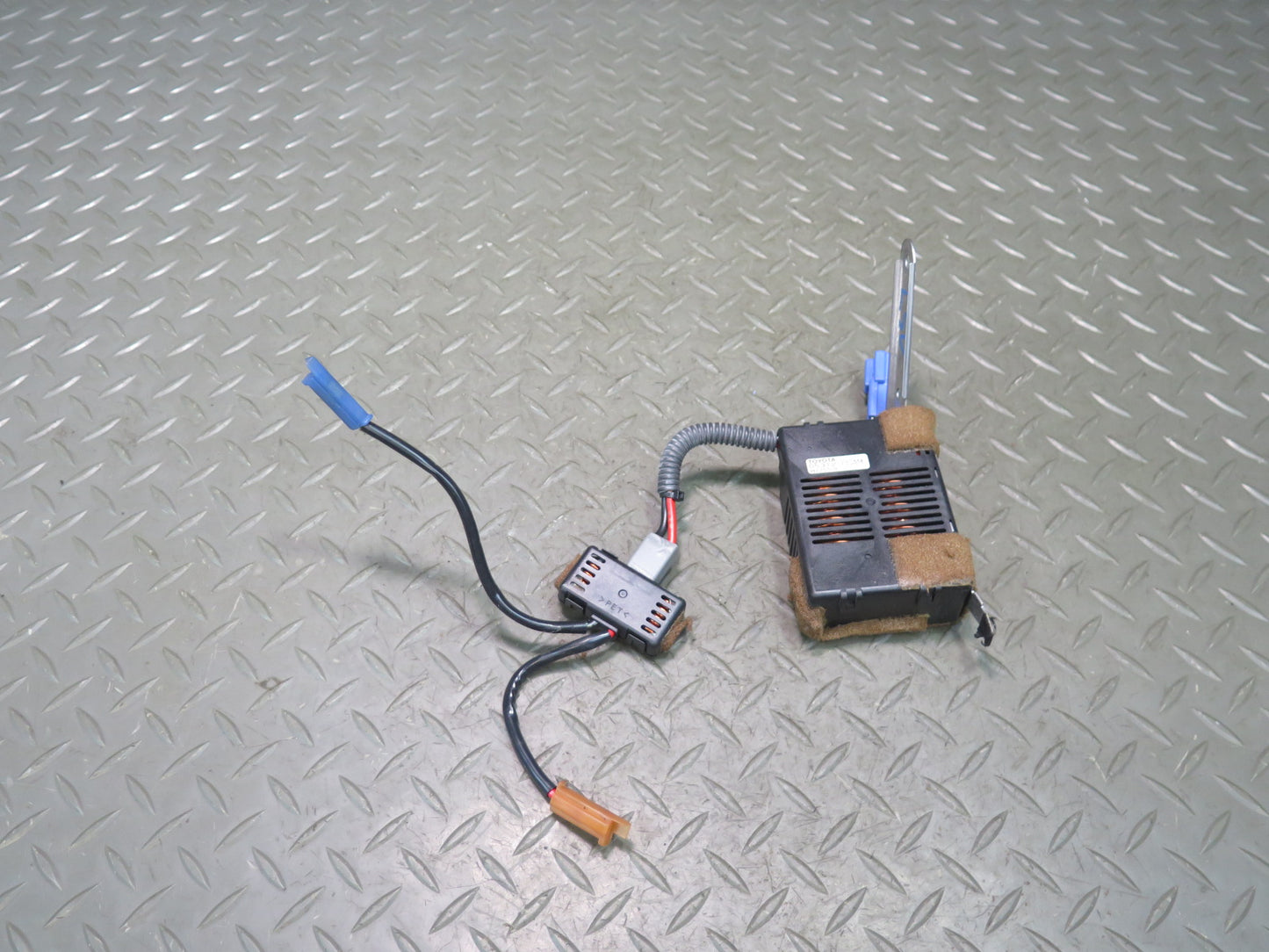 98-00 Lexus UCF20L LS400 Rear Window Defroster Defogger Resistor Module OEM