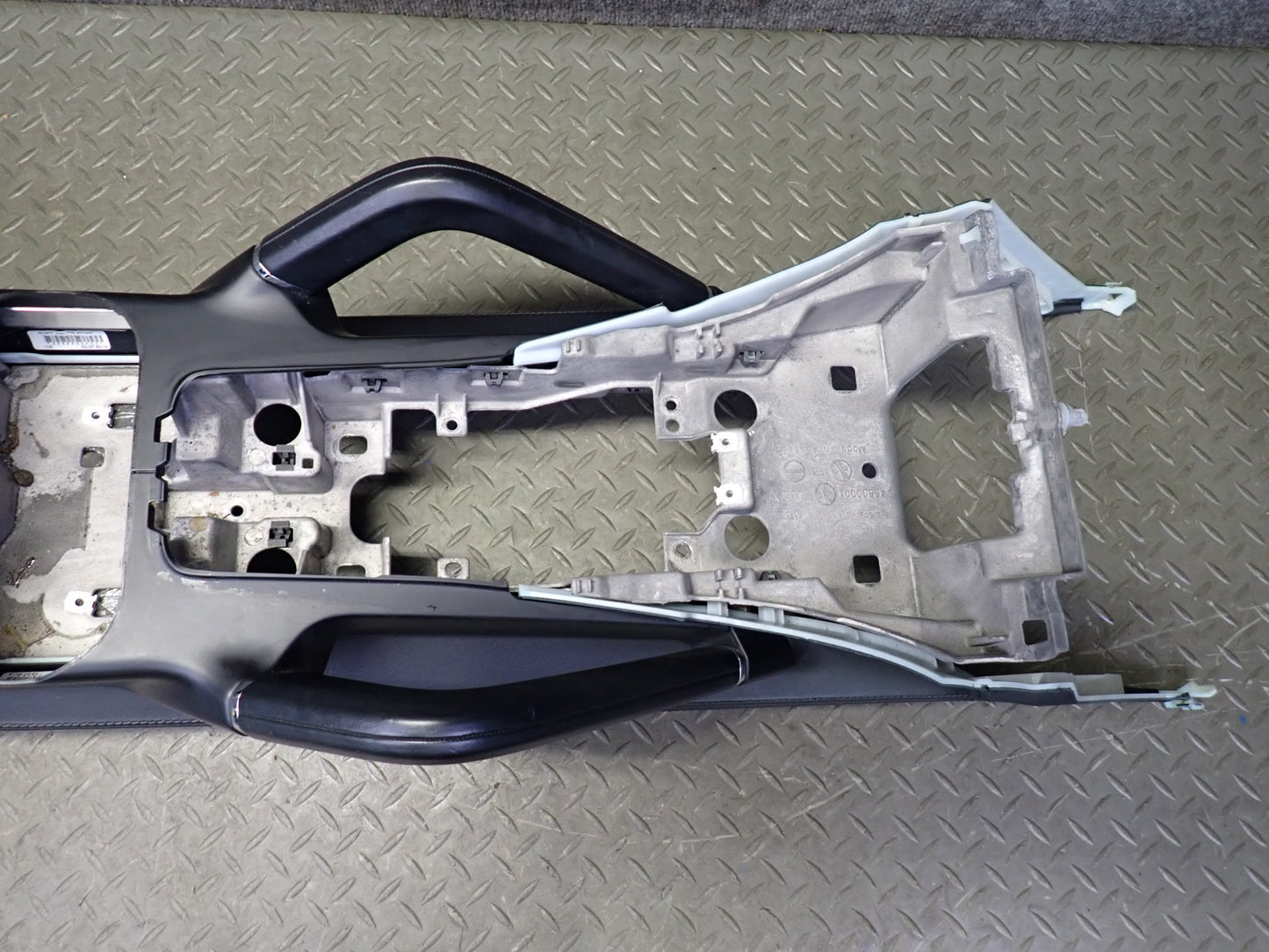 2011-2018 Porsche Cayenne 958 Front Center Console Trim Cover Panel 7P5863239DG