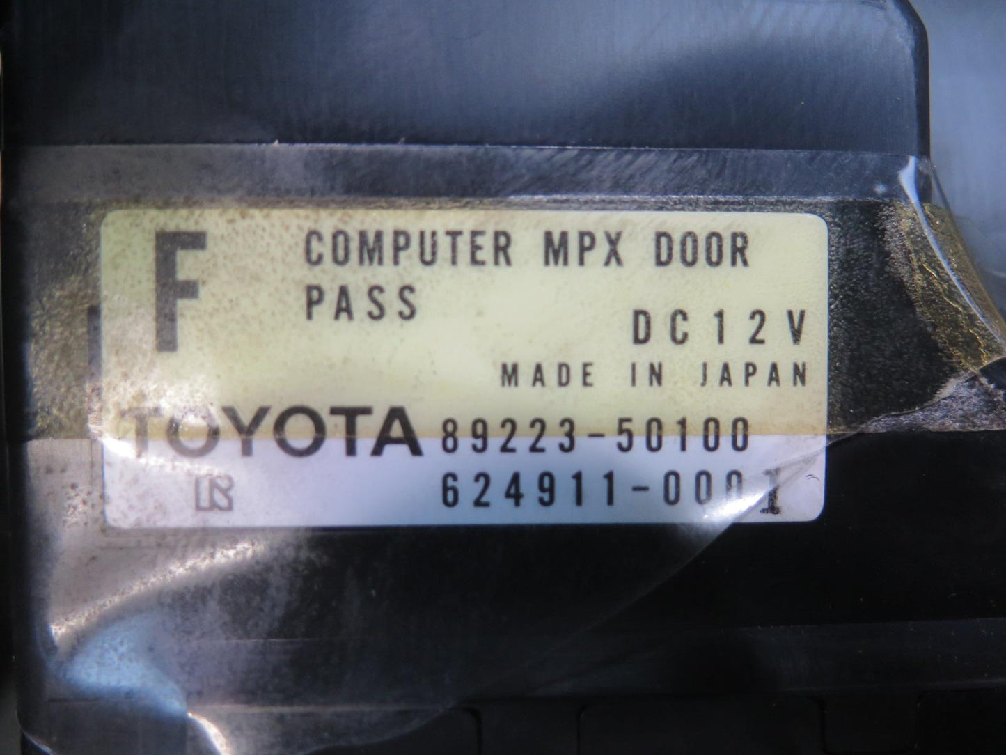 1998 Lexus UCF20L LS400 Front Right Door Control Module 89223-50100 OEM