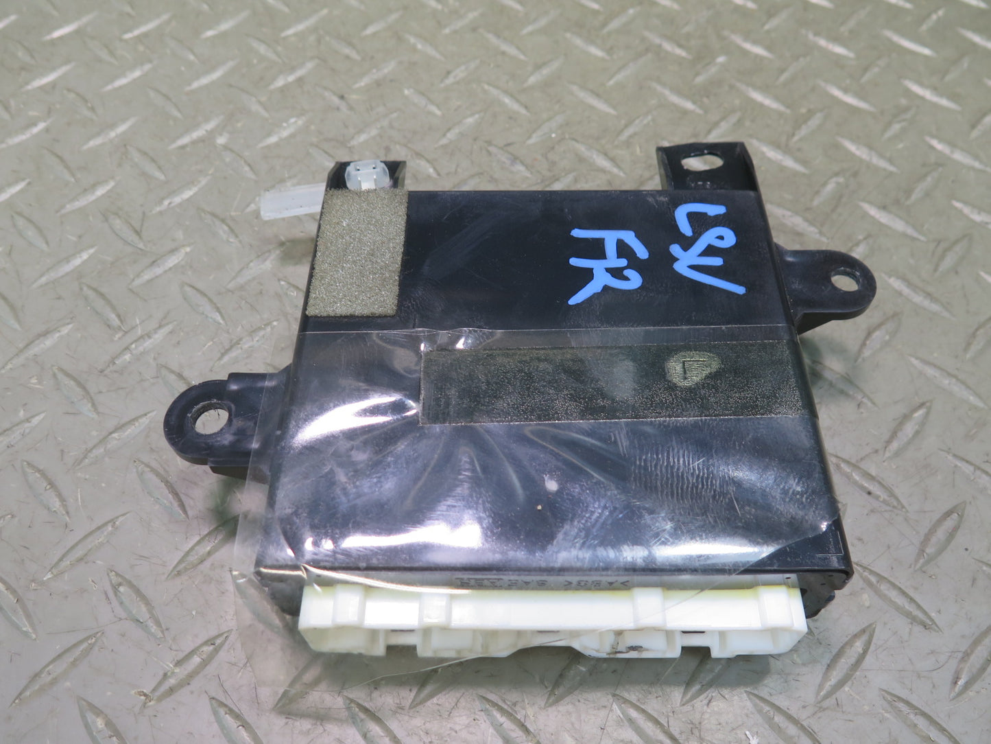 1998 Lexus UCF20L LS400 Front Right Door Control Module 89223-50100 OEM