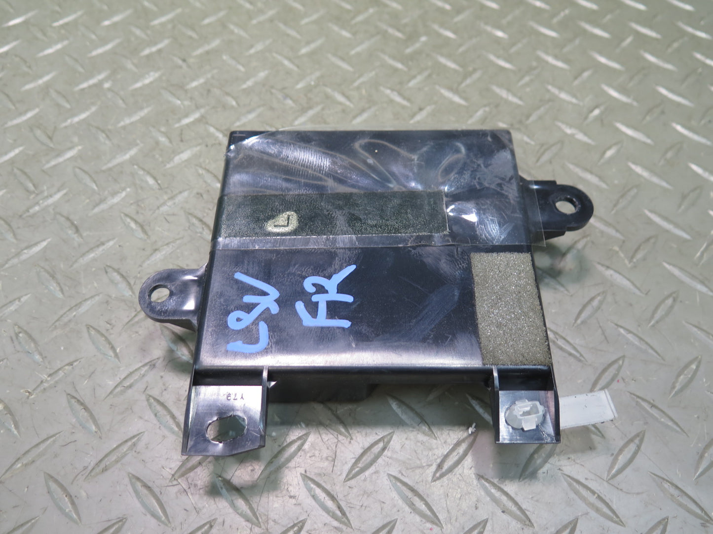 1998 Lexus UCF20L LS400 Front Right Door Control Module 89223-50100 OEM