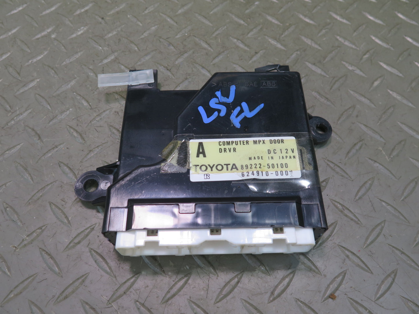 1998 Lexus UCF20L LS400 Front Left Door Control Module 89222-50100 OEM