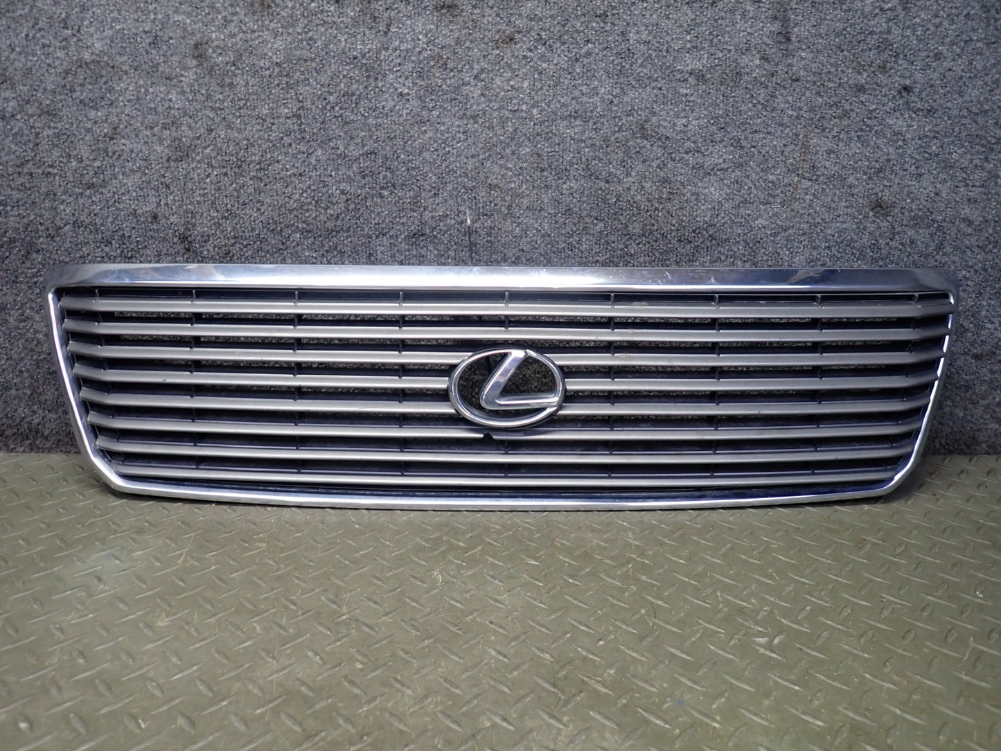 98-00 Lexus UCF20L LS400 Front Hood Radiator Upper Grille w Hood Release OEM