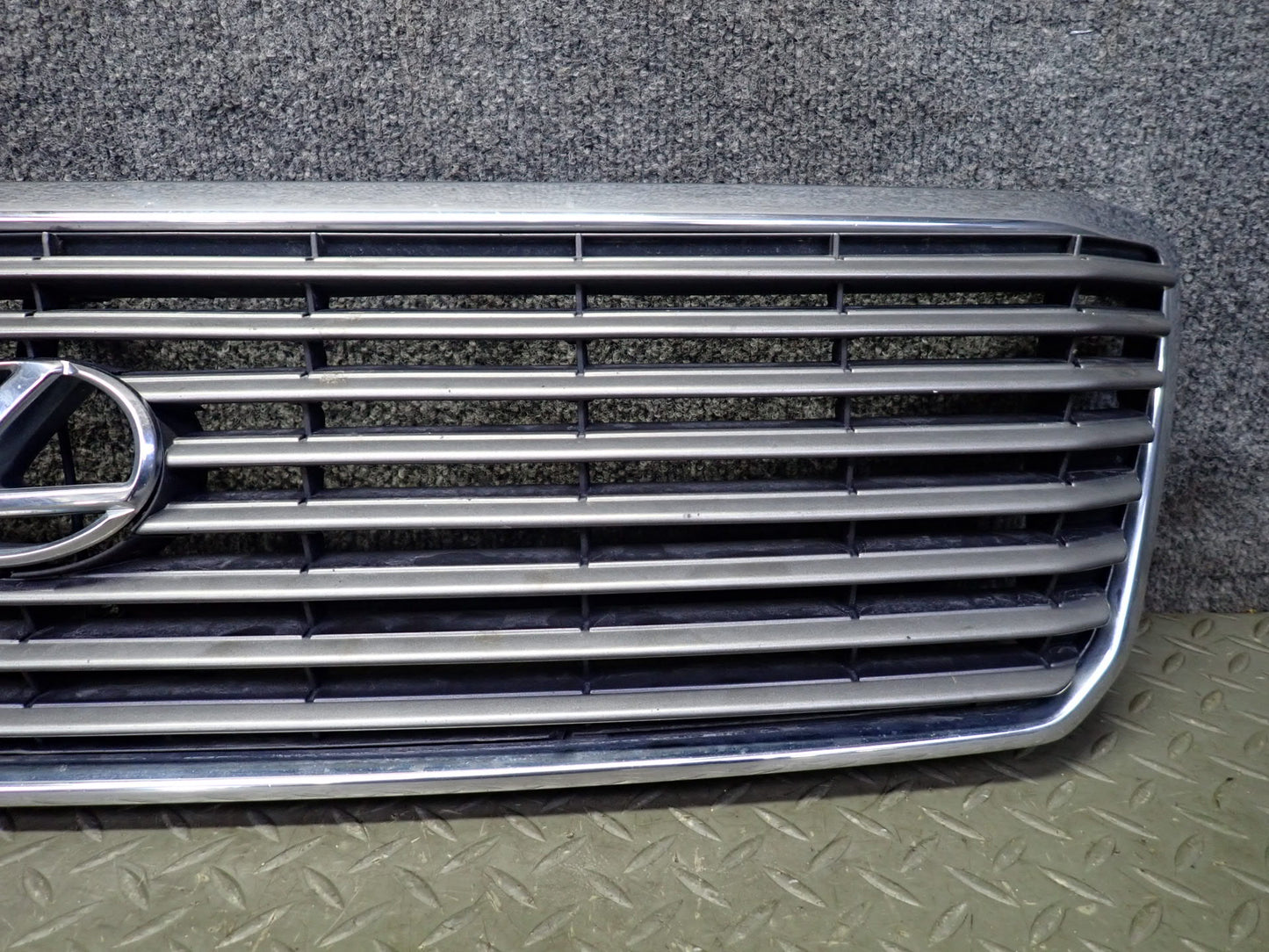 98-00 Lexus UCF20L LS400 Front Hood Radiator Upper Grille w Hood Release OEM