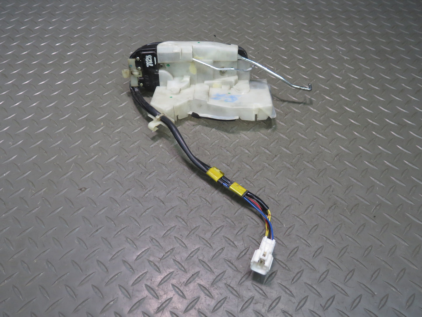 98-00 Lexus UCF20L LS400 Front Right Passenger Door Lock Latch Actuator OEM