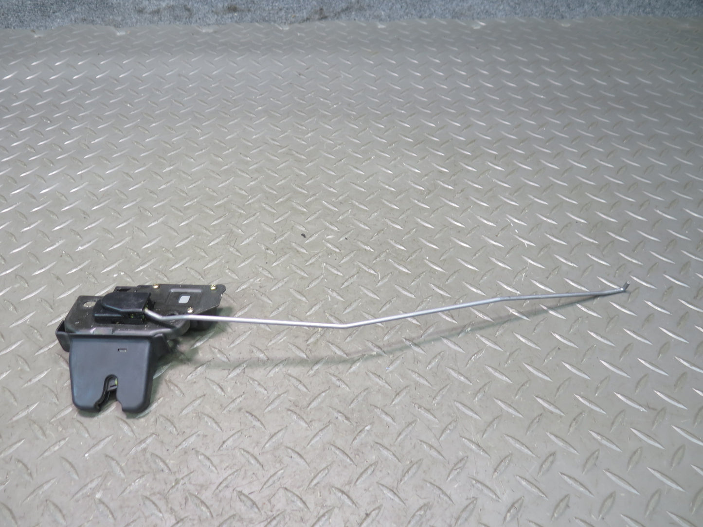 98-00 Lexus UCF20L LS400 Rear Trunk Lock Latch Actuator & Latch Striker Set OEM