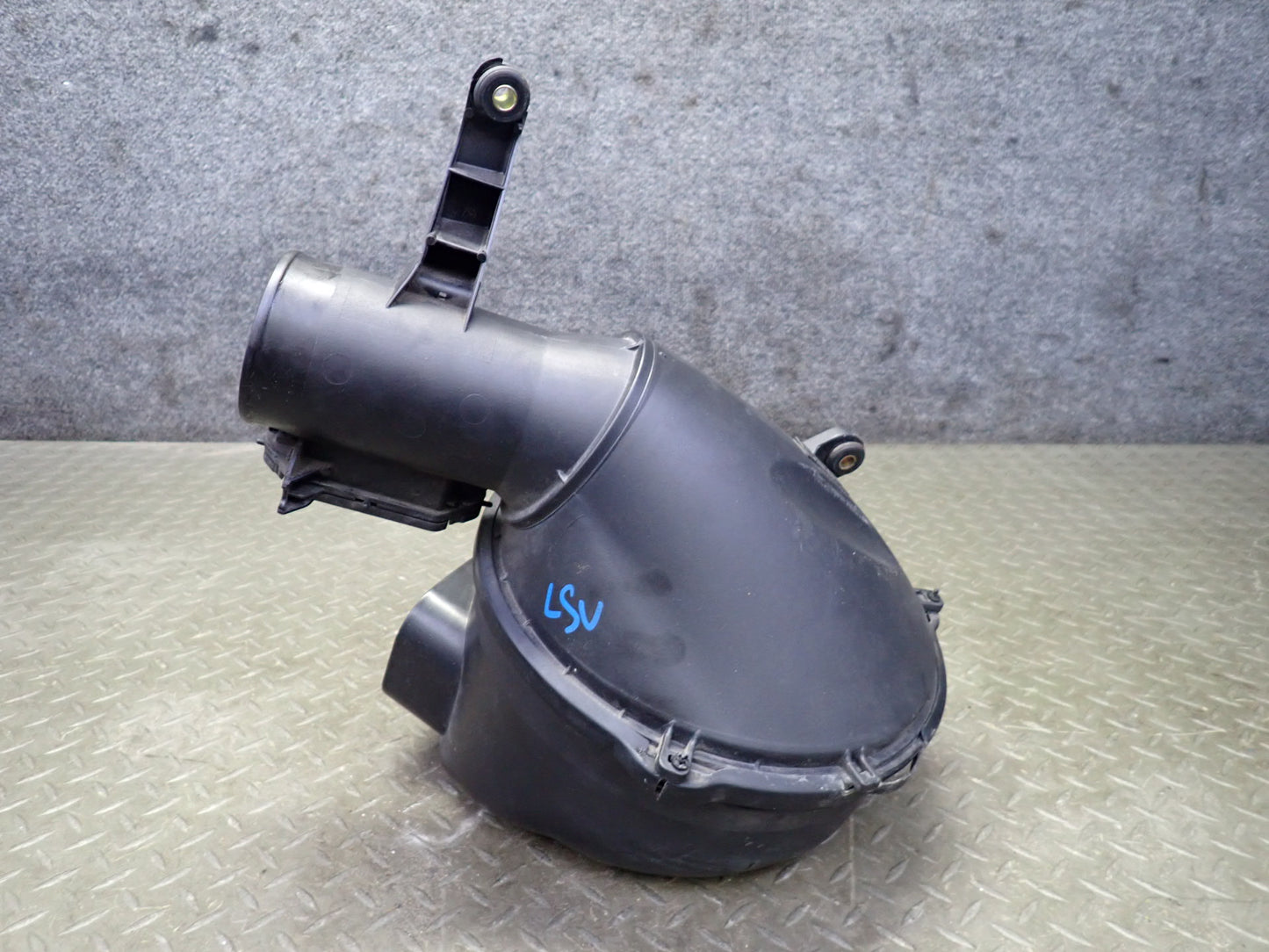 98-00 Lexus UCF20L LS400 Air Intake Cleaner Filter Box w MAF Sensor Assy OEM