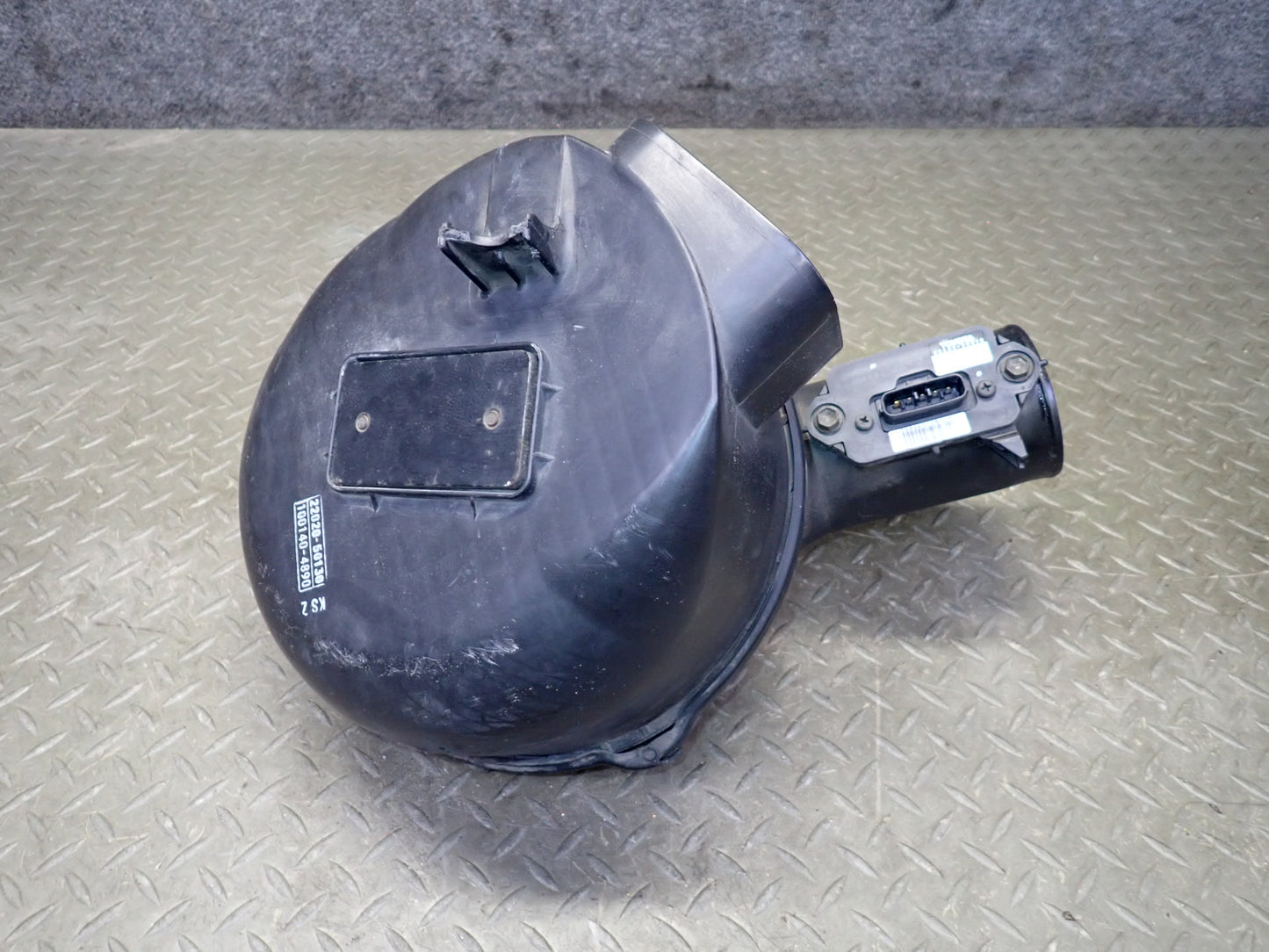 98-00 Lexus UCF20L LS400 Air Intake Cleaner Filter Box w MAF Sensor Assy OEM