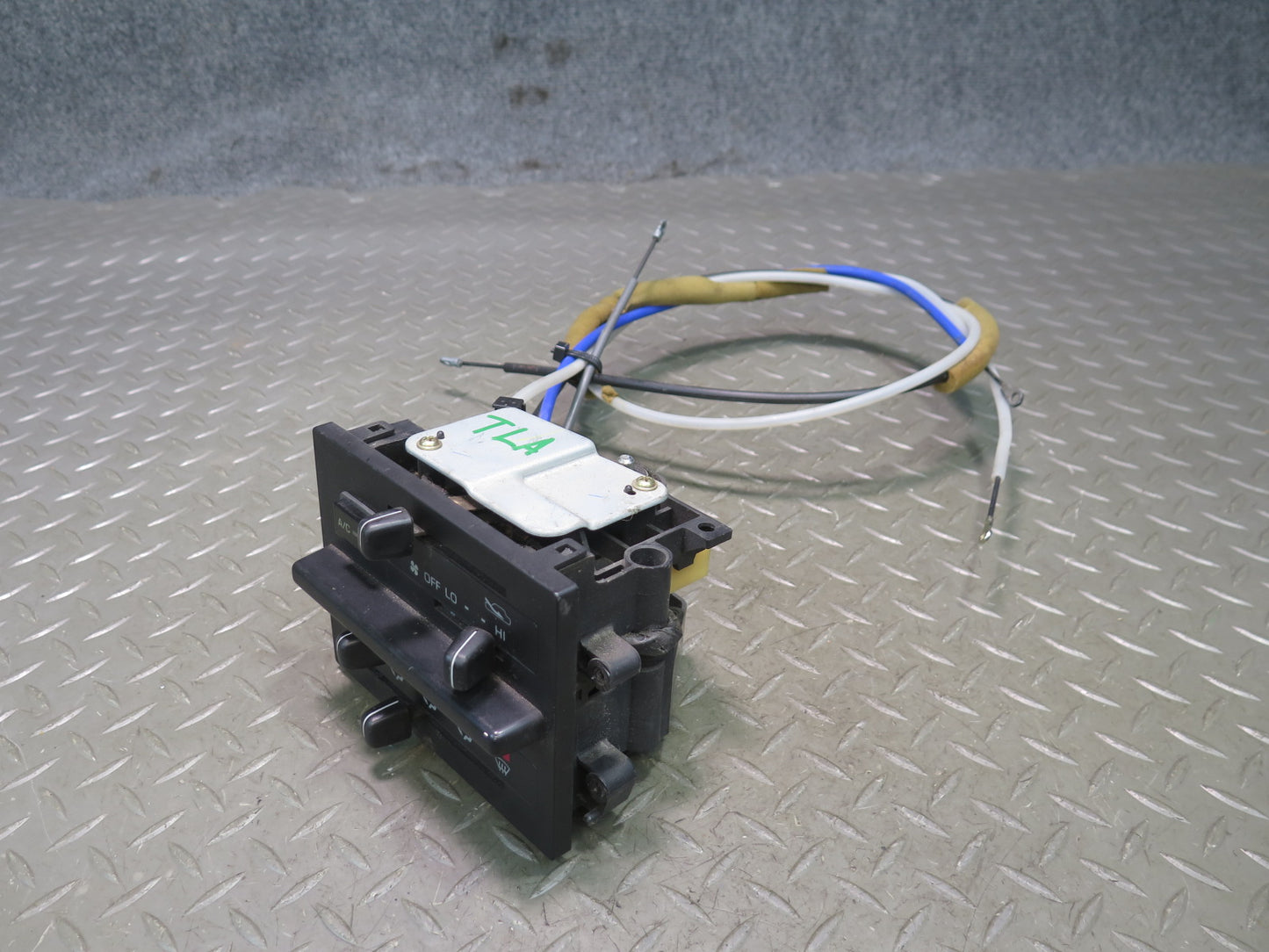 1991-1992 Toyota Land Cruiser FJ80 Hvac Temperature Climate Control Panel