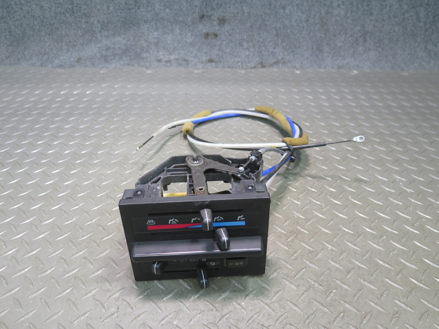 1991-1992 Toyota Land Cruiser FJ80 Hvac Temperature Climate Control Panel