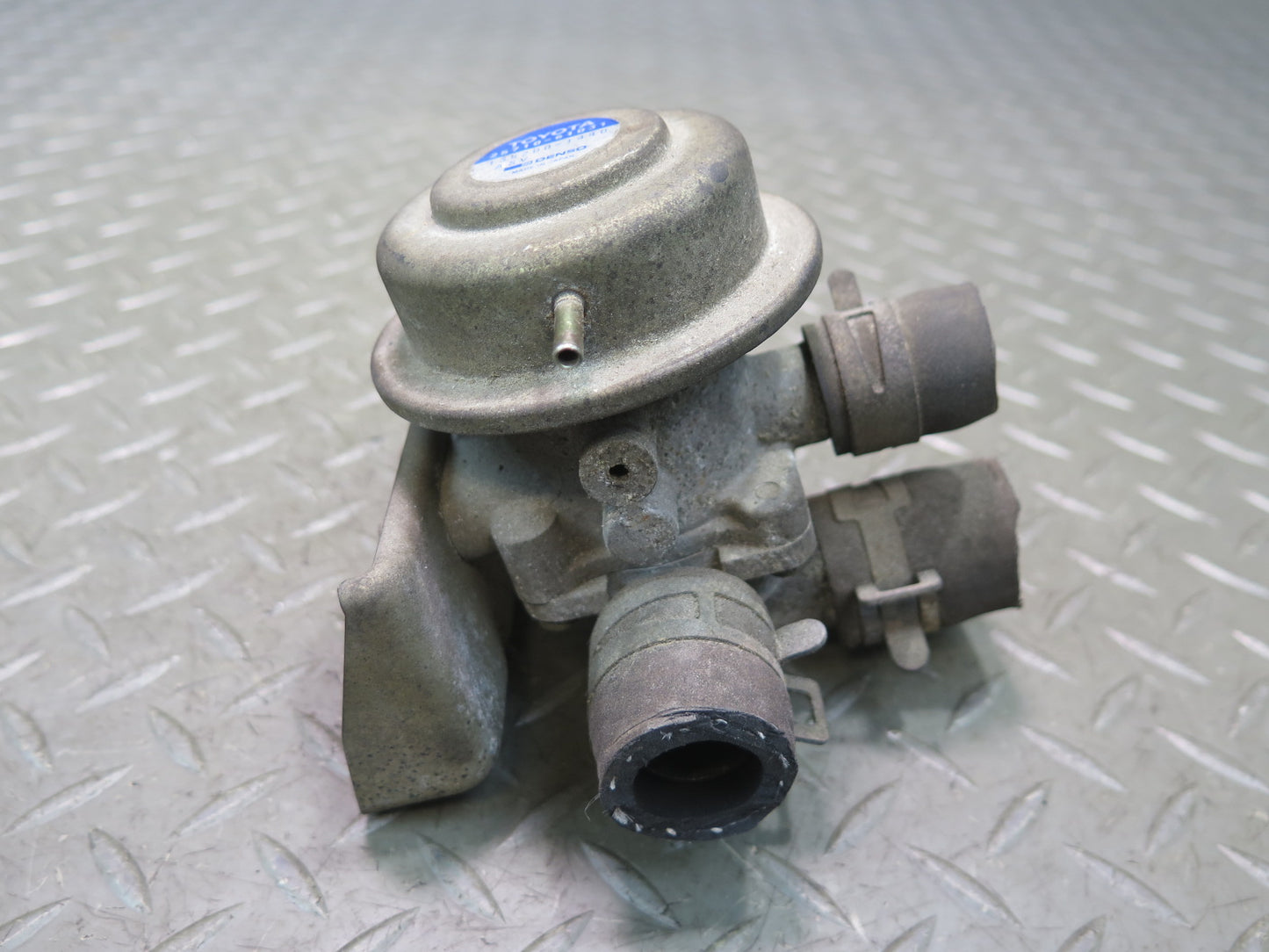 1991-1992 Toyota Land Cruiser FJ80 3FE 4.0L Vacuum Air Switch Valve 25710-61031