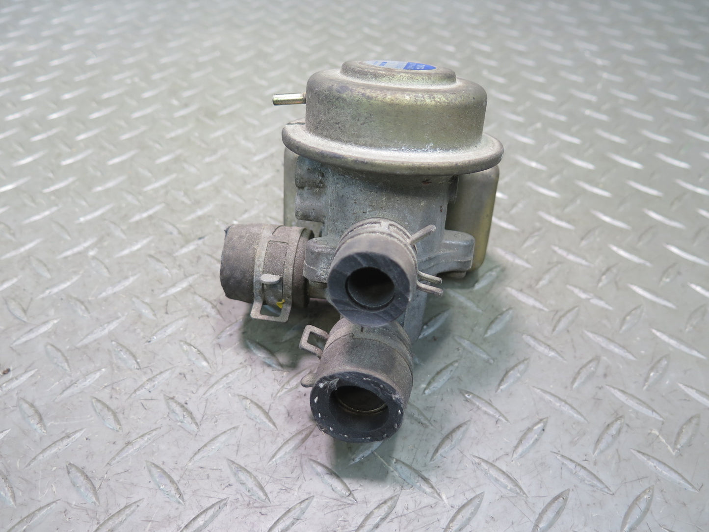 1991-1992 Toyota Land Cruiser FJ80 3FE 4.0L Vacuum Air Switch Valve 25710-61031