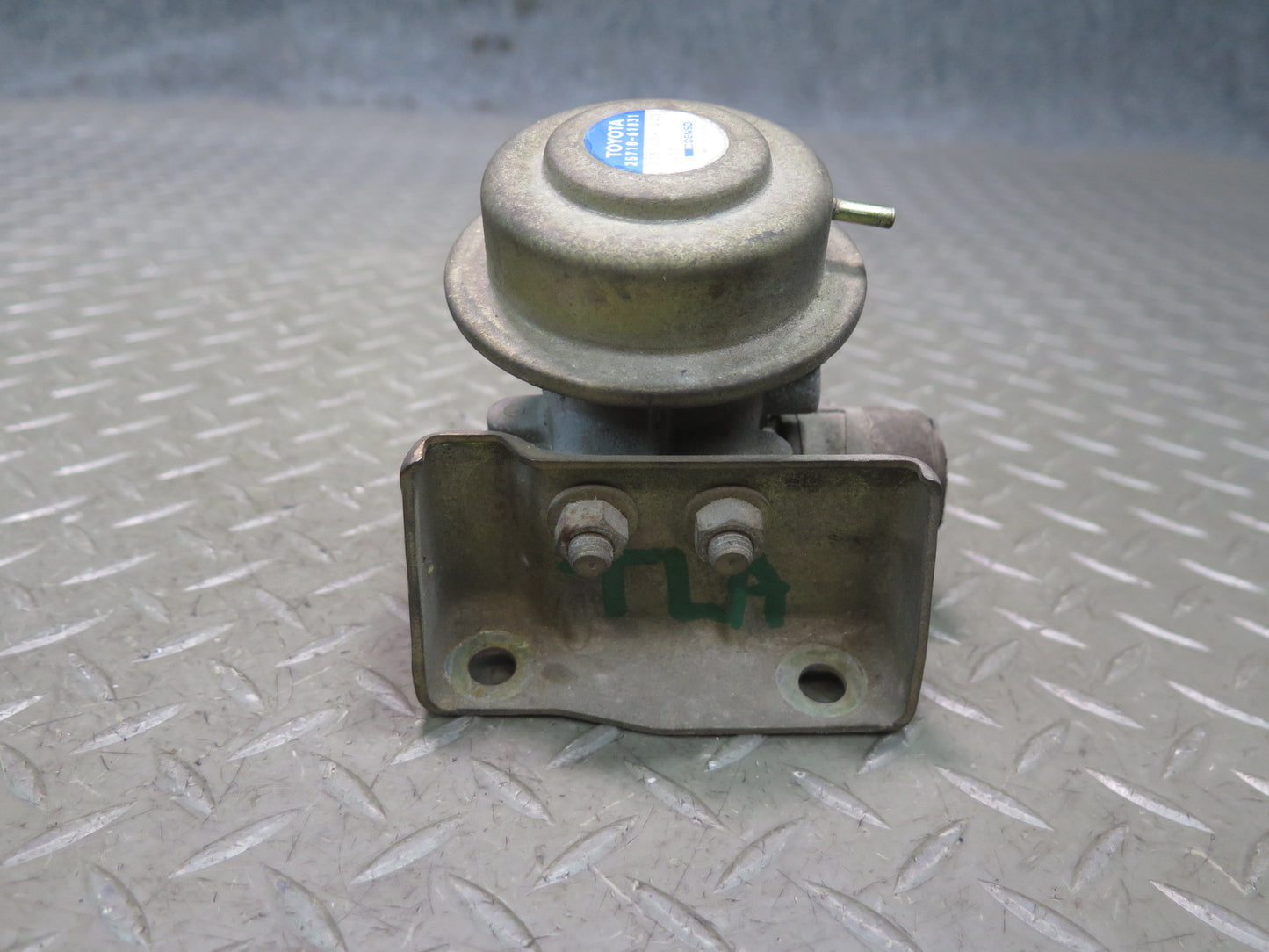 1991-1992 Toyota Land Cruiser FJ80 3FE 4.0L Vacuum Air Switch Valve 25710-61031