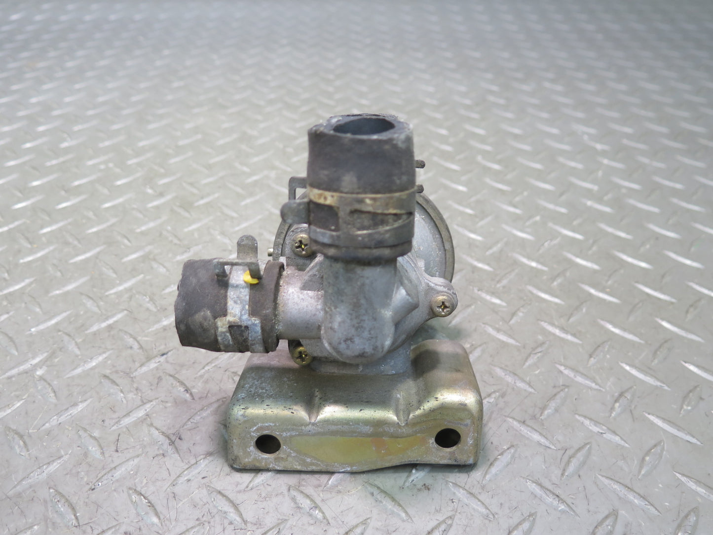 1991-1992 Toyota Land Cruiser FJ80 3FE 4.0L Vacuum Air Switch Valve 25710-61031