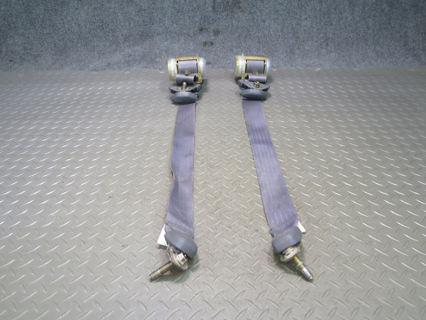 91-92 TOYOTA LAND CRUISER FJ80 SET OF 2 FRONT LEFT & RIGHT SEATBELT RETRACTORS OEM
