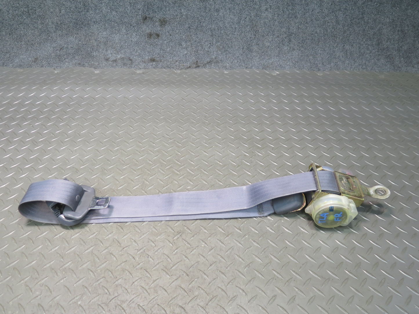 91-92 TOYOTA LAND CRUISER FJ80 SET OF 2 FRONT LEFT & RIGHT SEATBELT RETRACTORS OEM