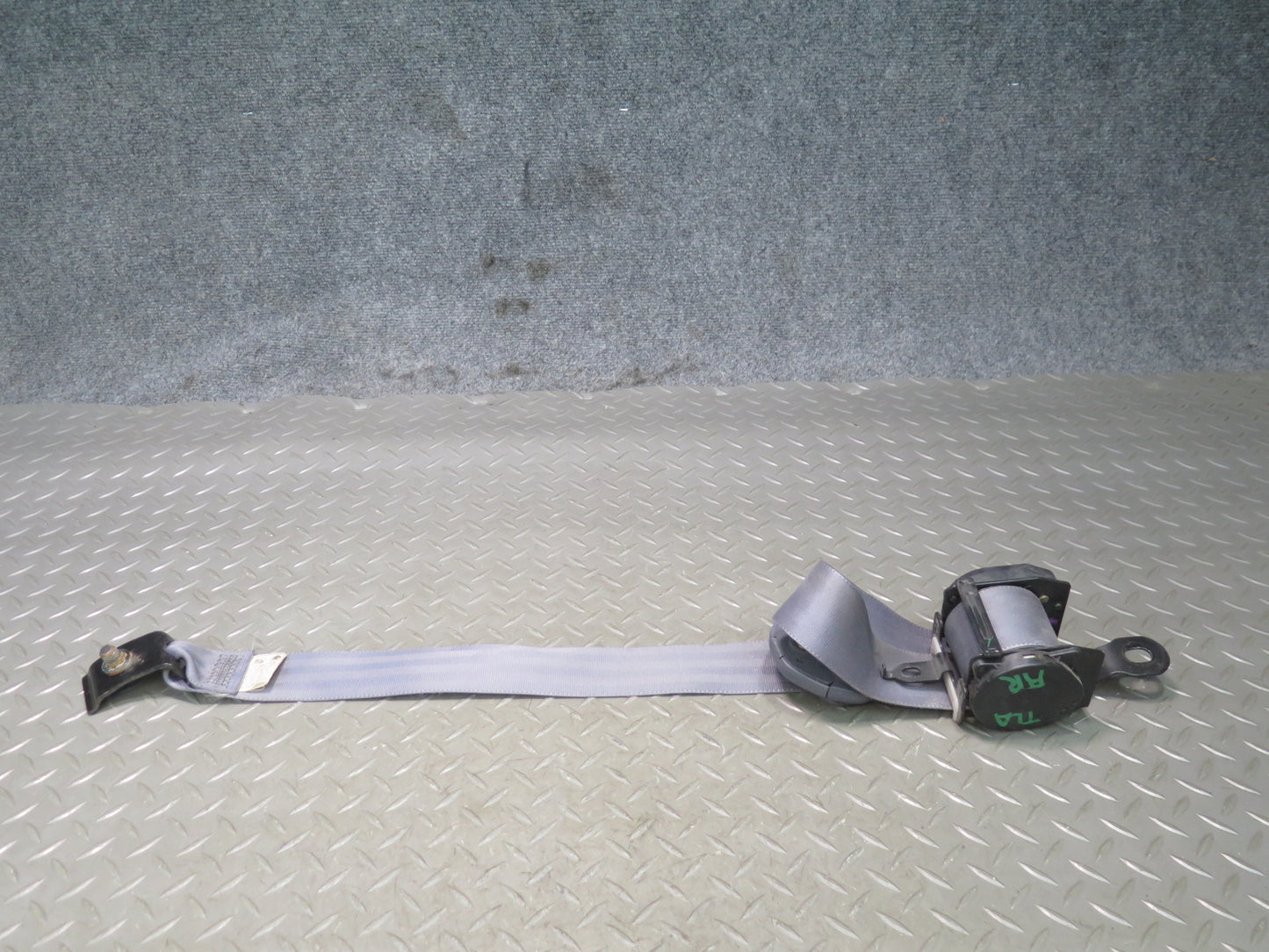 91-92 TOYOTA LAND CRUISER FJ80 SET OF 2 REAR 2-ND ROW LEFT & RIGHT SEATBELT RETRACTORS OEM