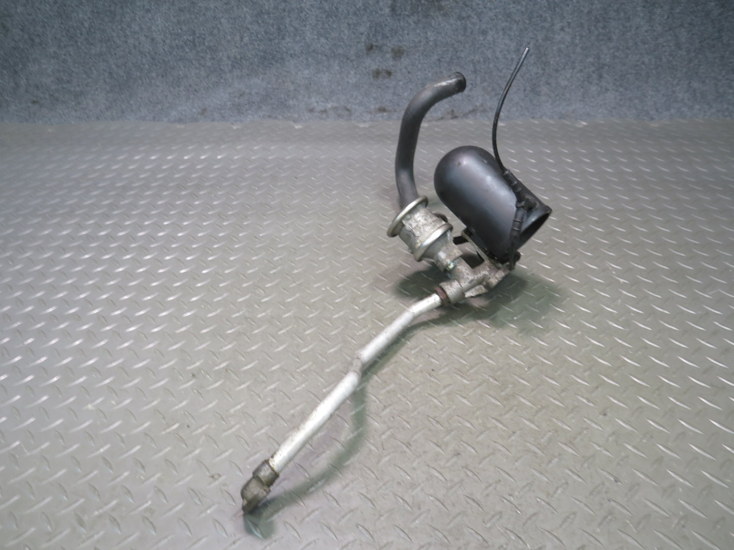 2000-2004 Porsche Boxster 986 Air  Injection Vacuum Reservoir w Hose Line