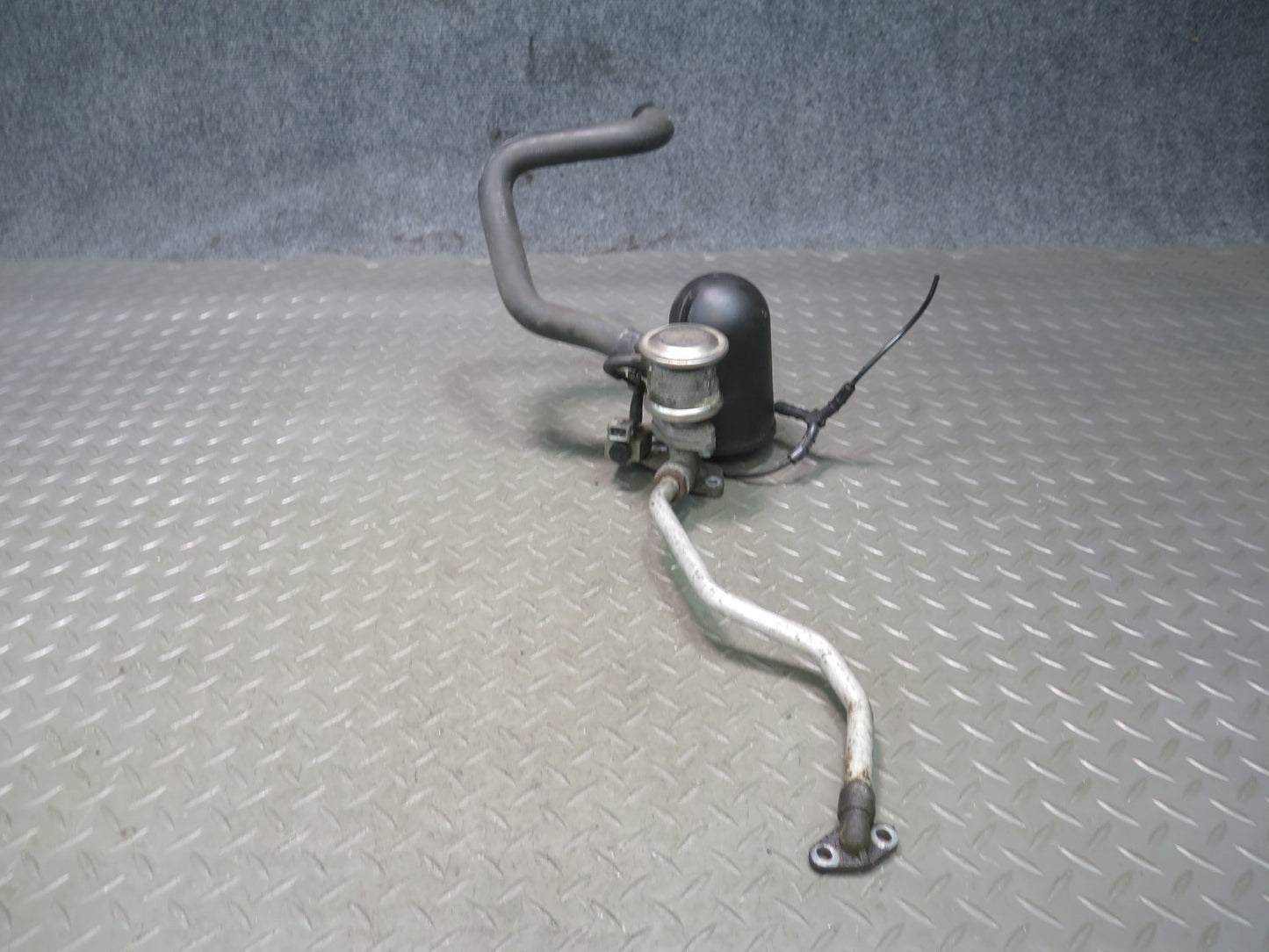 2000-2004 Porsche Boxster 986 Air  Injection Vacuum Reservoir w Hose Line