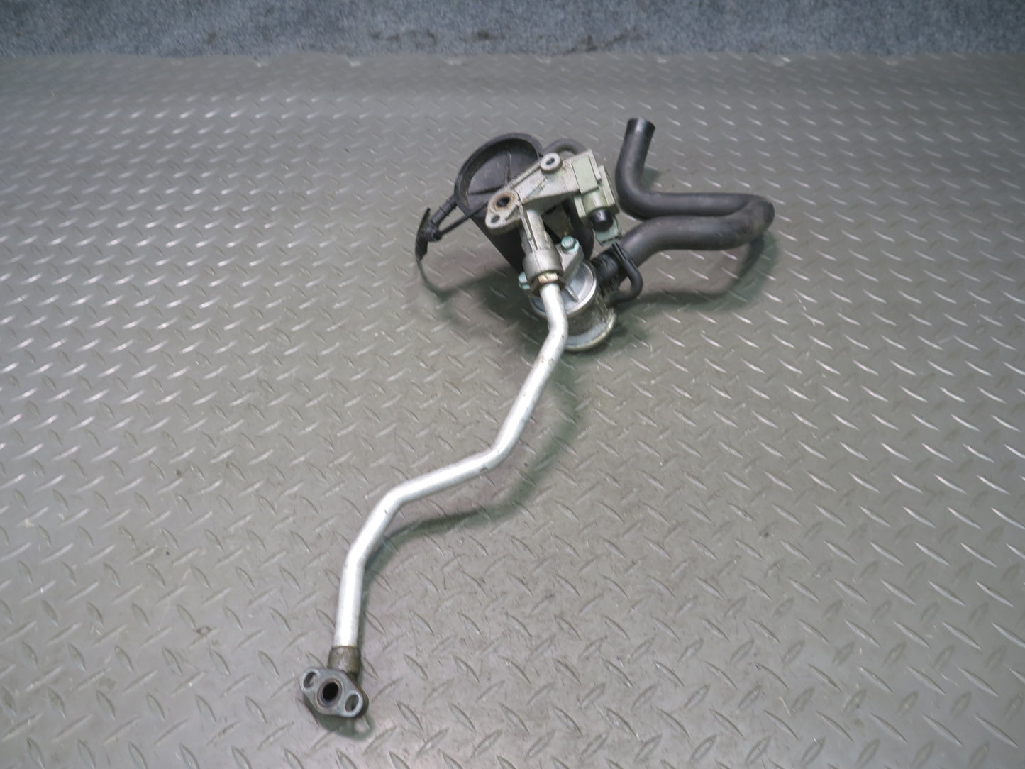 2000-2004 Porsche Boxster 986 Air  Injection Vacuum Reservoir w Hose Line