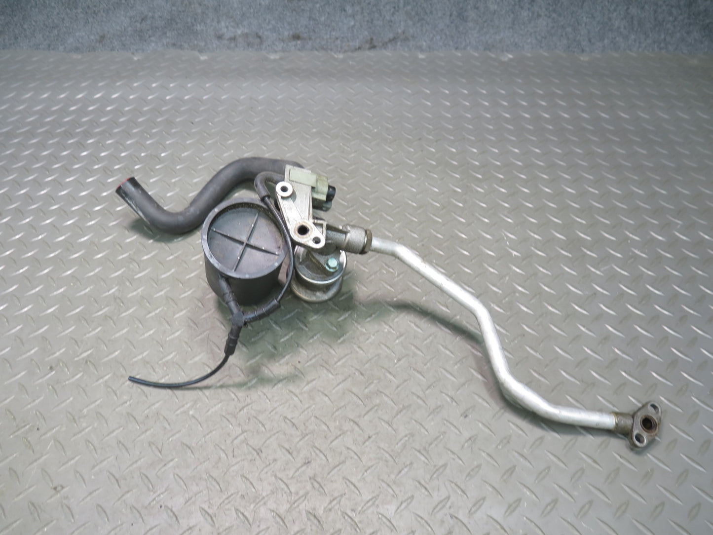 2000-2004 Porsche Boxster 986 Air  Injection Vacuum Reservoir w Hose Line