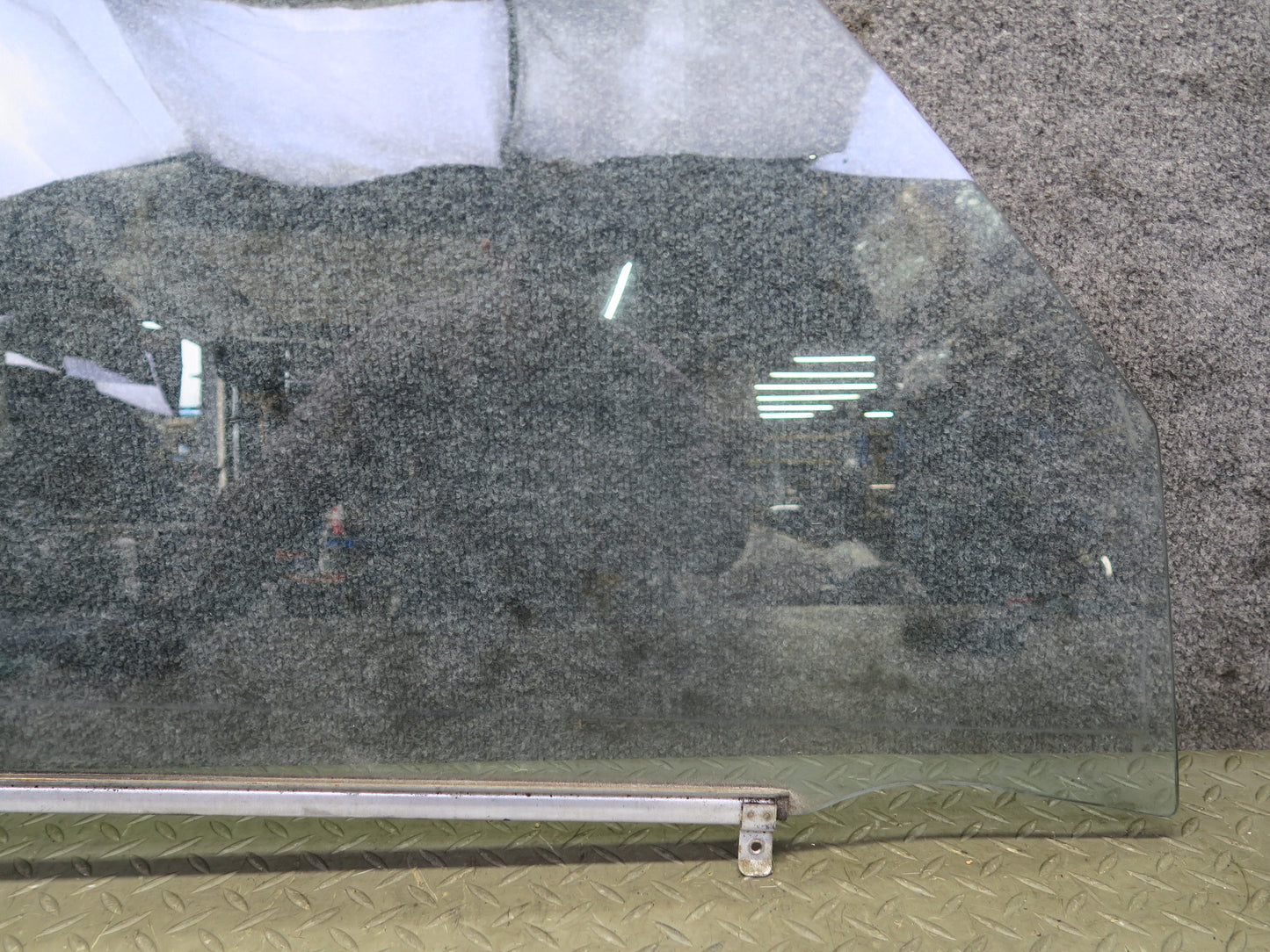 1991-1997 Toyota Land Cruiser FJ80 Front Right Passenger Side Door Window Glass