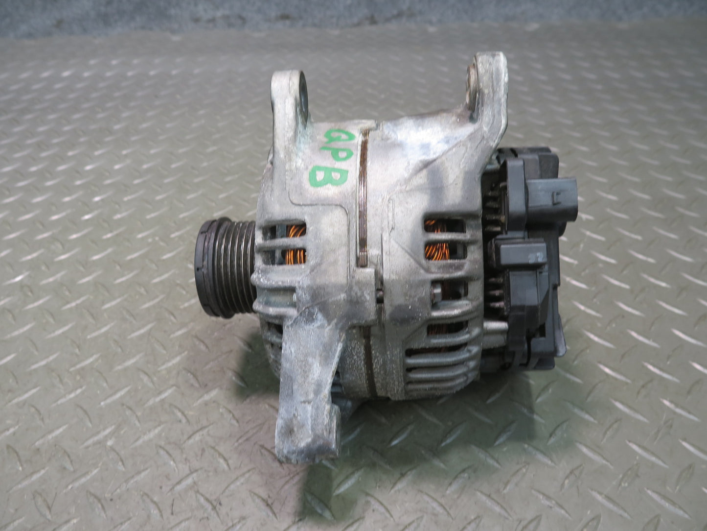 2000-2004 Porsche Boxster 986 3.2L Engine Alternator Generator