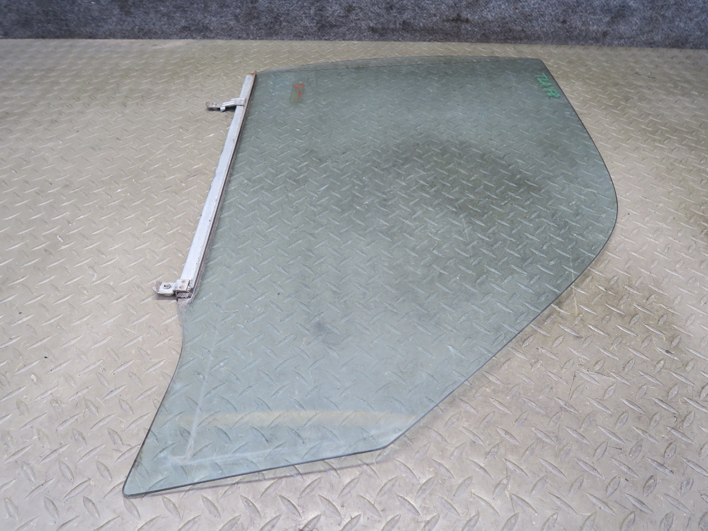 1991-1997 Toyota Land Cruiser FJ80 Front Right Passenger Side Door Window Glass