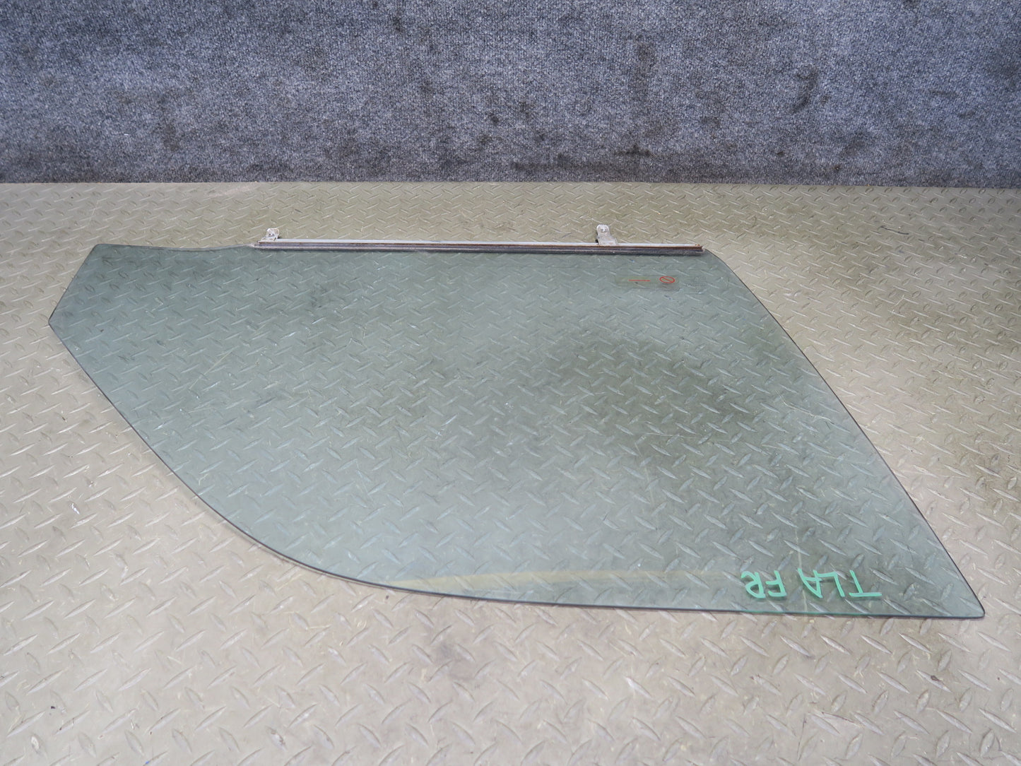 1991-1997 Toyota Land Cruiser FJ80 Front Right Passenger Side Door Window Glass