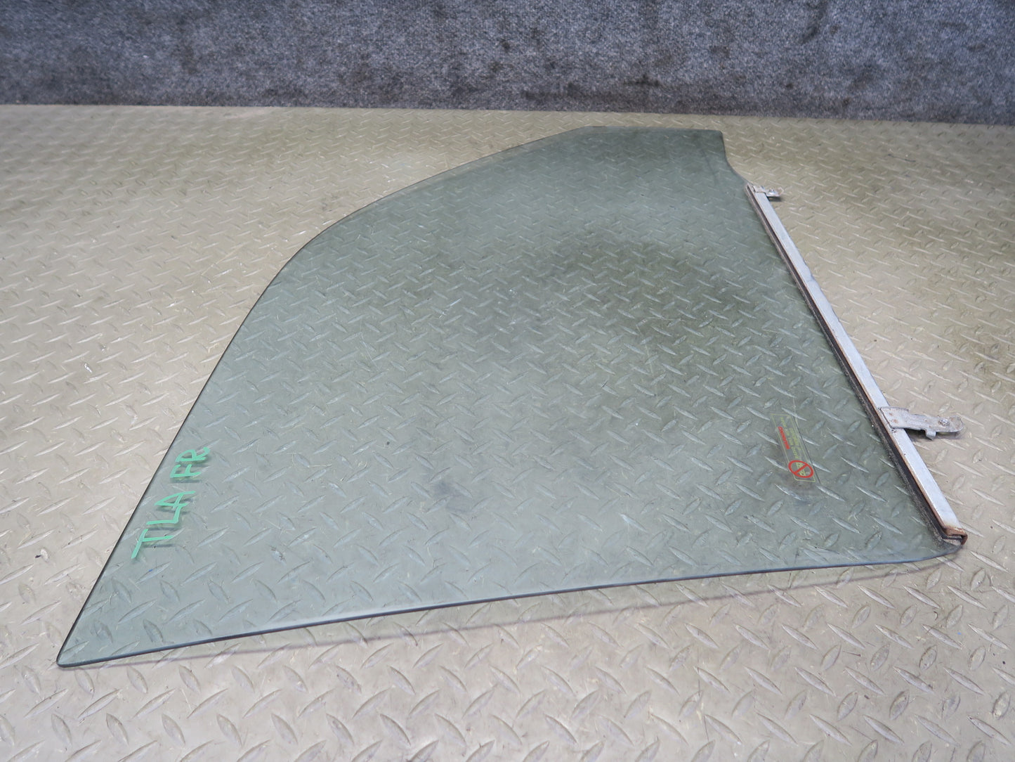 1991-1997 Toyota Land Cruiser FJ80 Front Right Passenger Side Door Window Glass