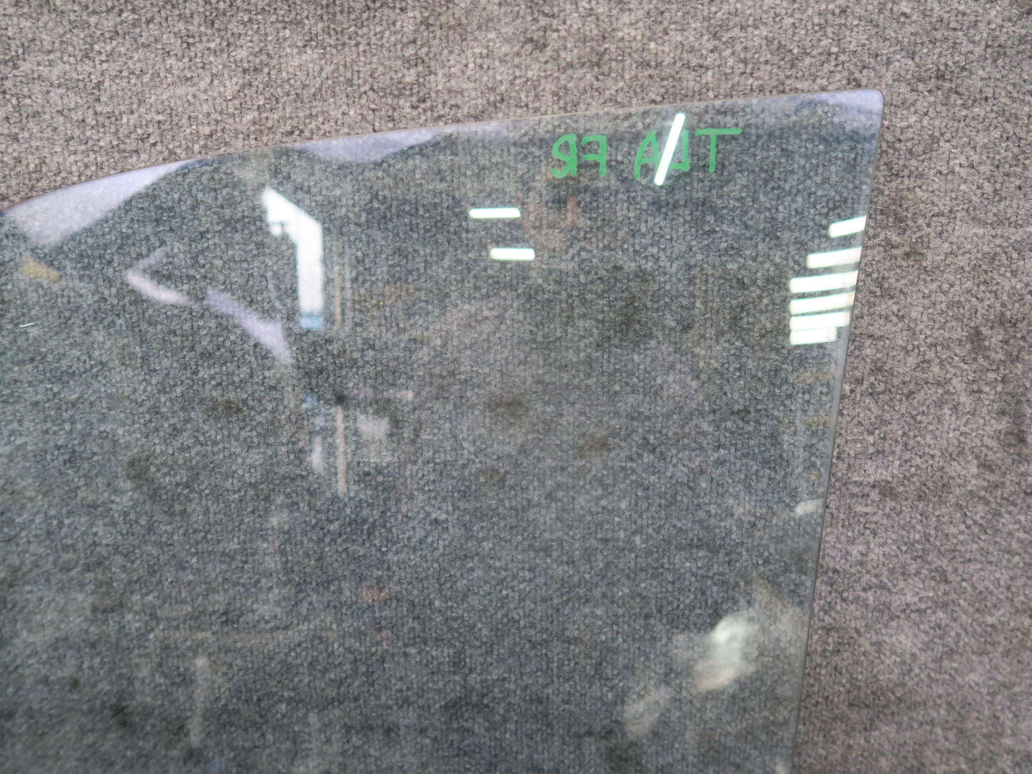 1991-1997 Toyota Land Cruiser FJ80 Front Right Passenger Side Door Window Glass