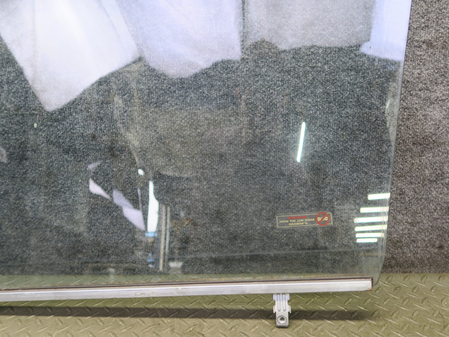 1991-1997 Toyota Land Cruiser FJ80 Front Right Passenger Side Door Window Glass