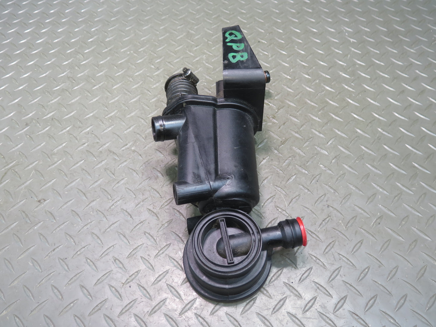 2000-2004 Porsche Boxster 986 3.2L Engine Motor Crankcase Oil Separator