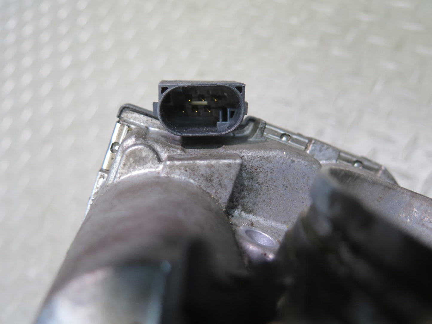 2000-2004 Porsche Boxster 986 3.2L Engine Throttle Valve Body 98660511501