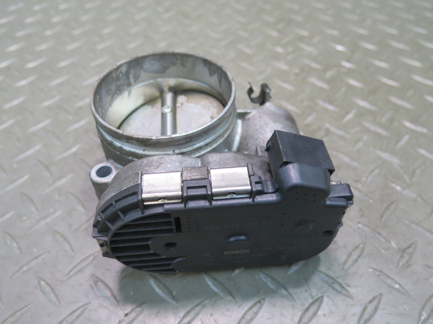 2000-2004 Porsche Boxster 986 3.2L Engine Throttle Valve Body 98660511501